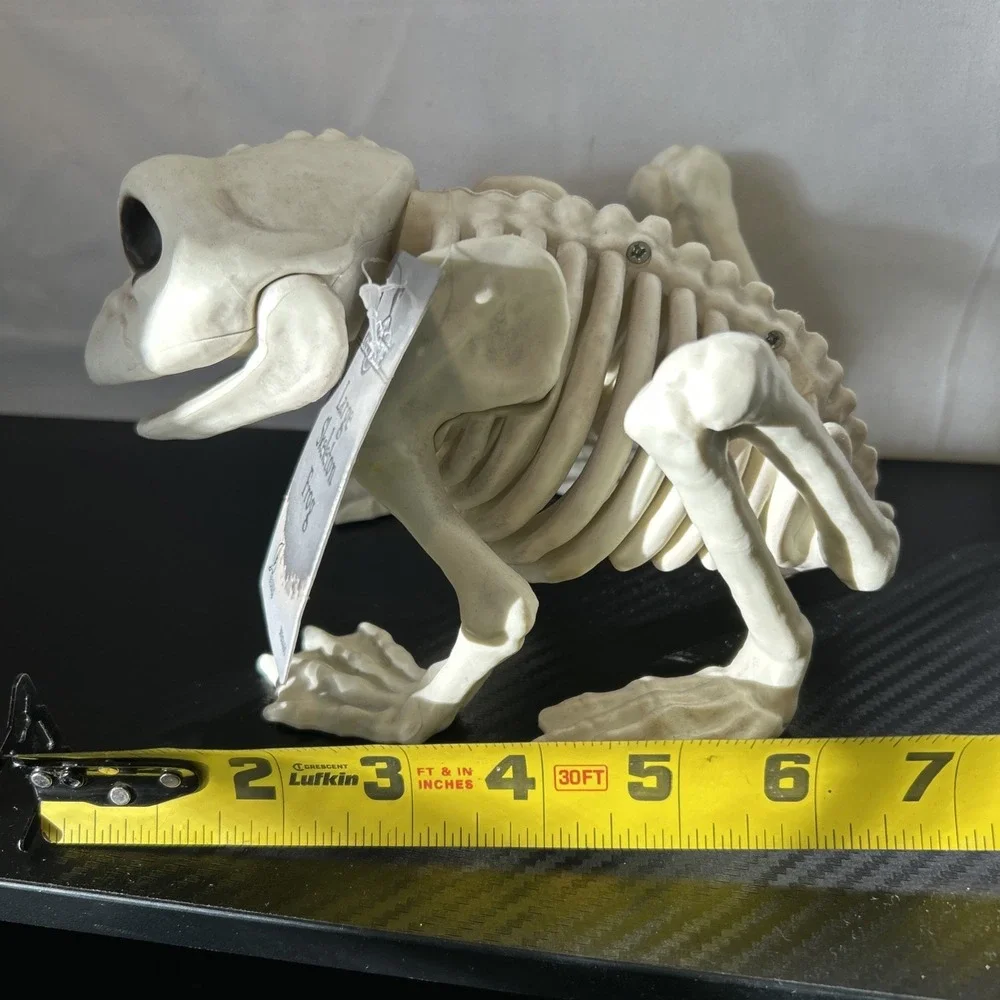 Spooky Village Frog Skeleton Halloween Decoration‎